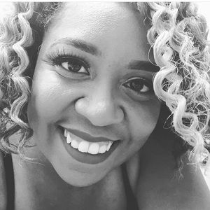 Meet your Posher, Adora